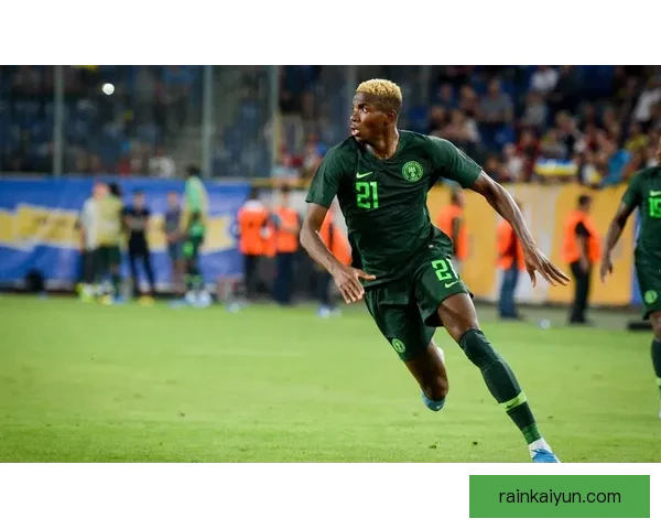 奥斯梅恩：那不勒斯队旗帜状态回暖，表现值得关注